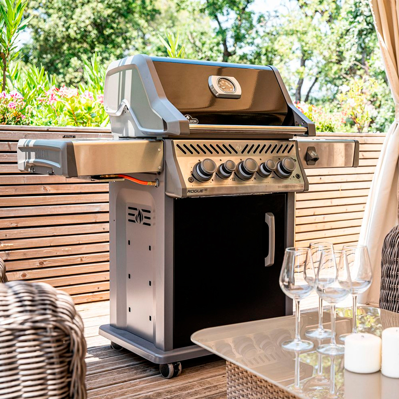 Гриль газовый Napoleon Rogue-425 SE черный