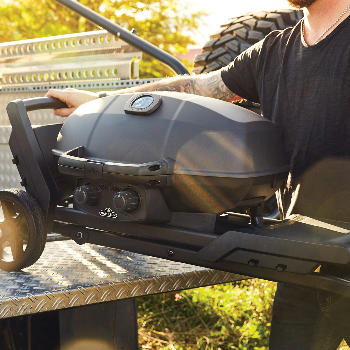 Гриль газовый Napoleon TravelQ PRO-285X ФАНТОМ, черный