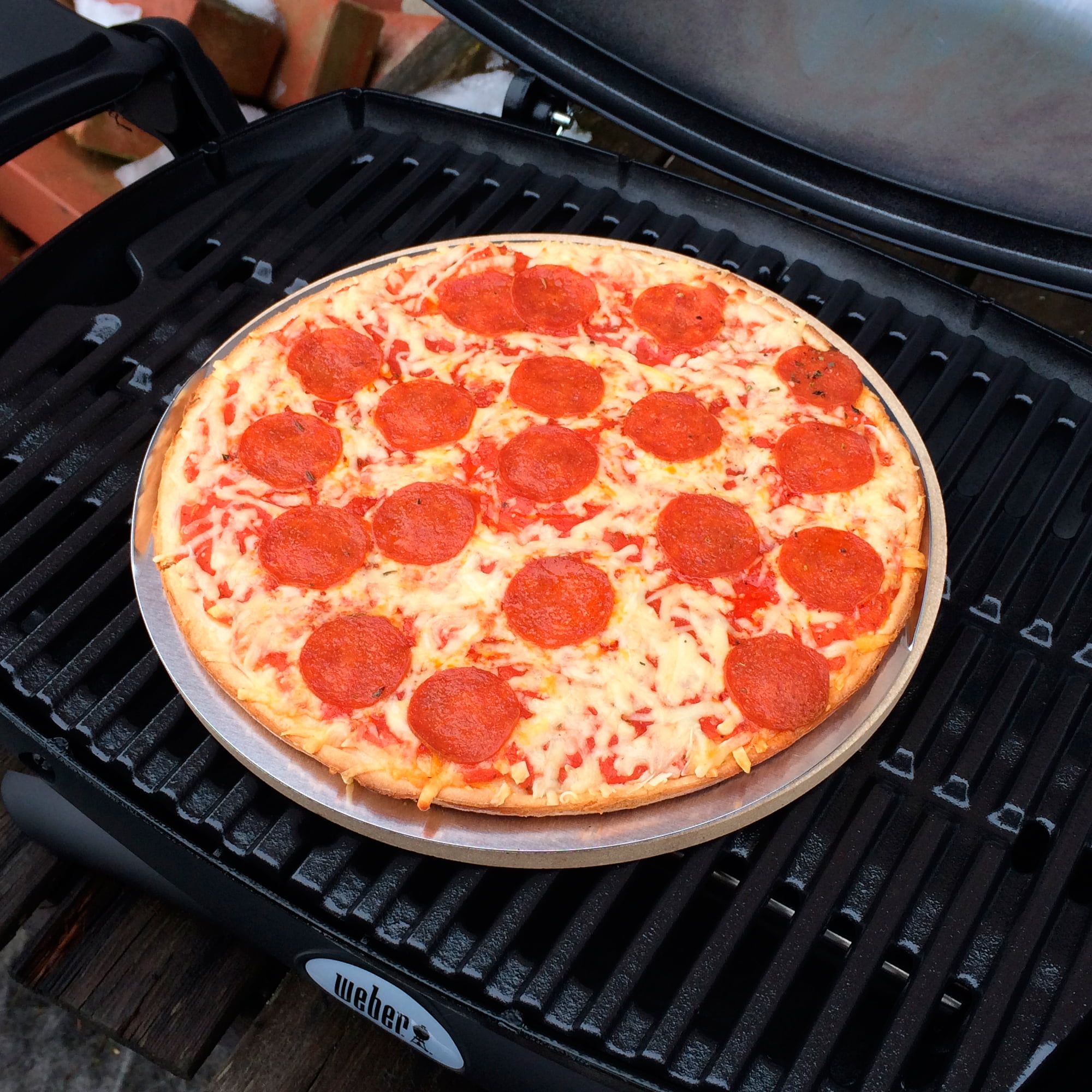 Гриль газовый Weber Q1200, черный